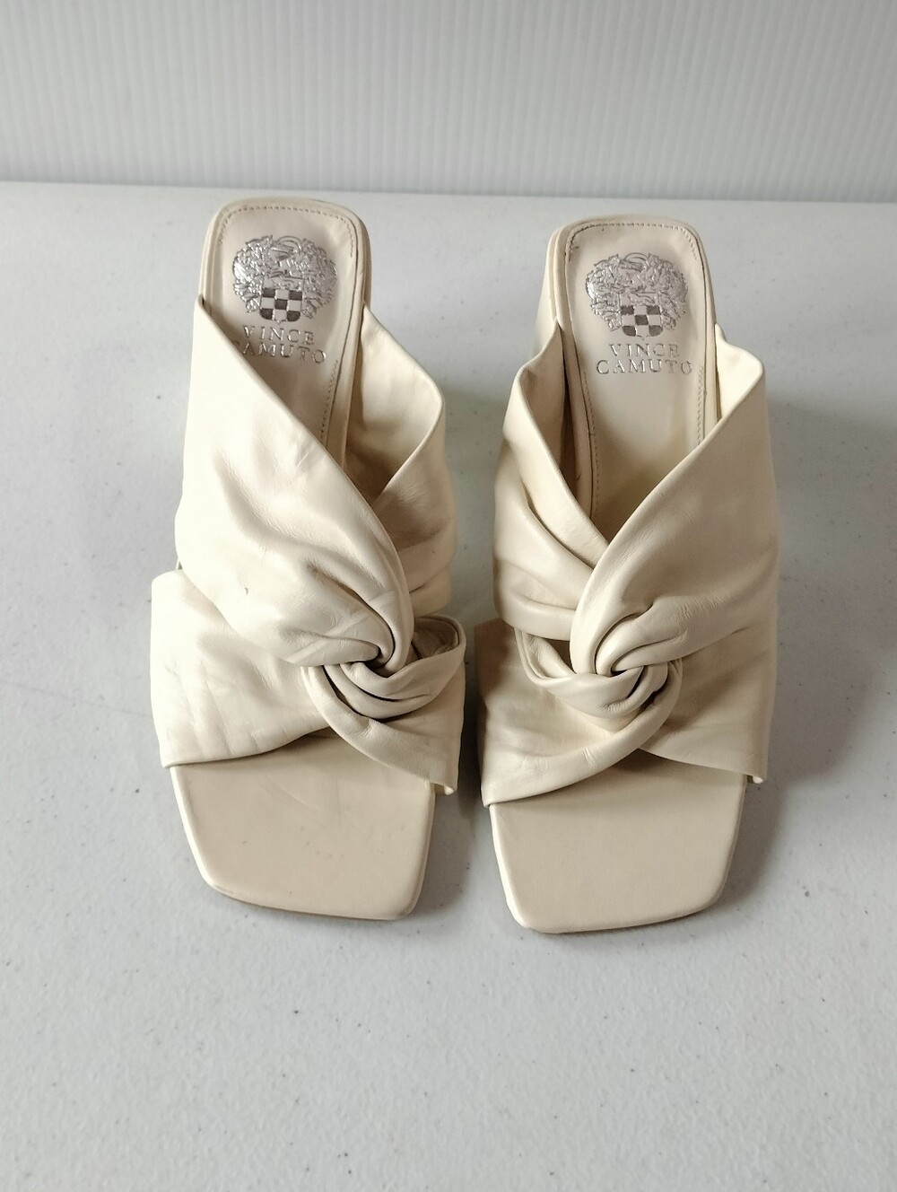 Vince Camuto Jenabie Cream Leather Knotted Slide Mules Sandals 8 Chic Wedding